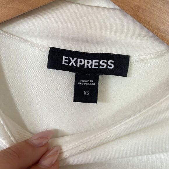 Express white long sleeve crop top - Picture 4 of 4